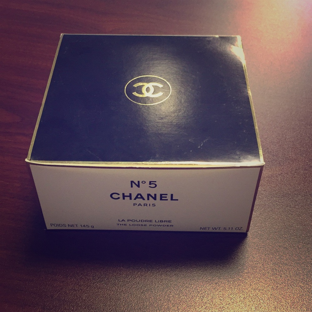 CHANEL Powder